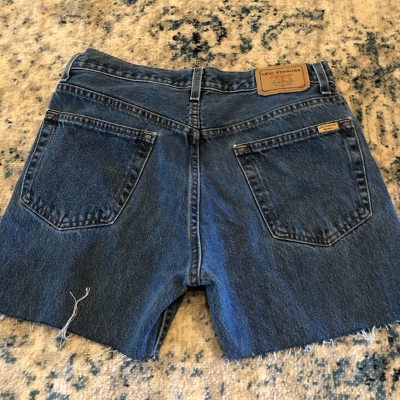 Levi’s Cut-Offs - Picture 3 of 4